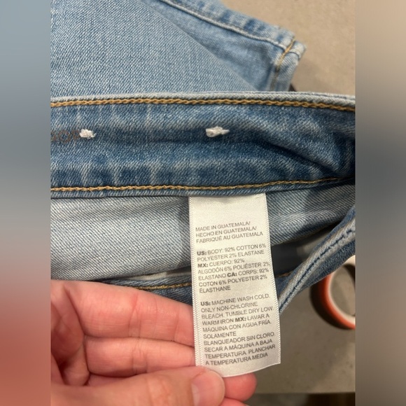 Chico’s So Slimming Girlfriend Slim Leg Jeans Cropped Women’s 8/1 Light Wash - Picture 5 of 10